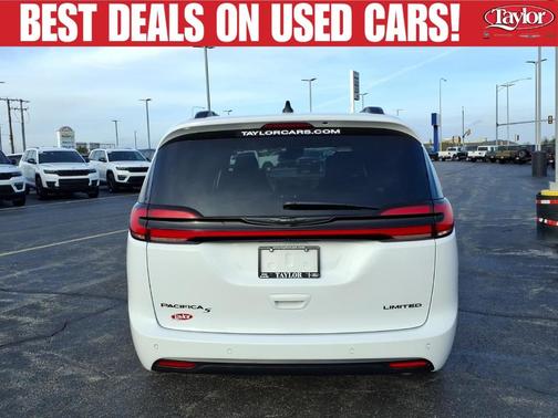 Bright White Clearcoat 2025 Chrysler Pacifica Limited