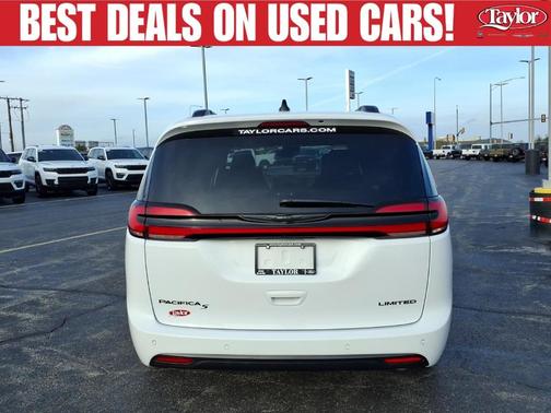 Bright White Clearcoat 2025 Chrysler Pacifica Limited