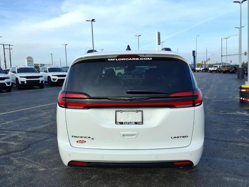 Bright White Clearcoat 2025 Chrysler Pacifica Limited