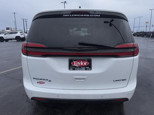 Bright White Clearcoat 2025 Chrysler Pacifica Limited