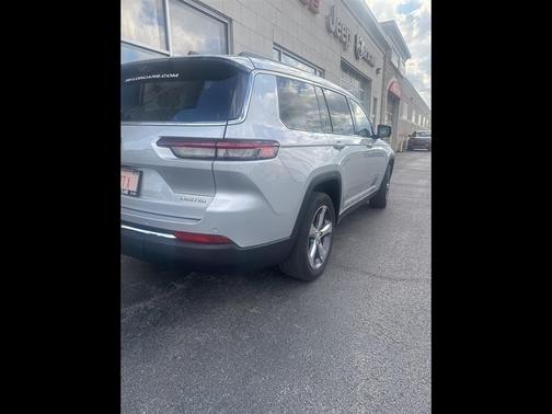 2023 Jeep Grand Cherokee L Laredo