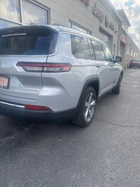 2023 Jeep Grand Cherokee L Laredo