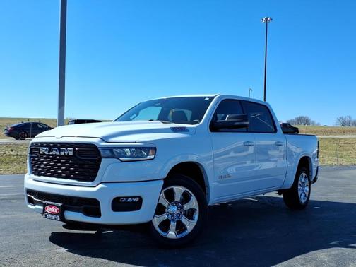 Bright White Clearcoat 2025 RAM 1500 Big Horn/Lone Star