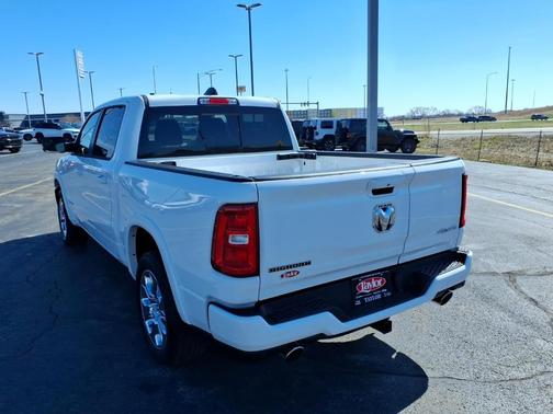 Bright White Clearcoat 2025 RAM 1500 Big Horn/Lone Star