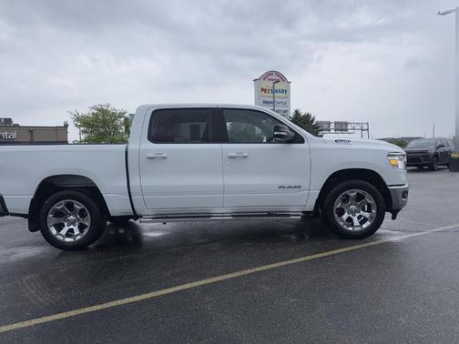 Bright White Clearcoat 2022 RAM 1500 Big Horn