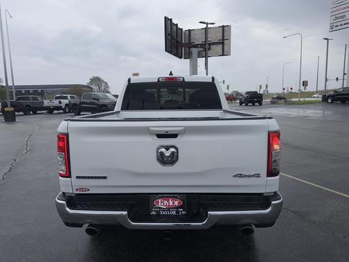 Bright White Clearcoat 2022 RAM 1500 Big Horn