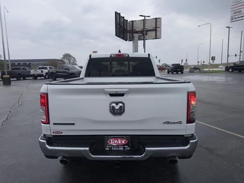 Bright White Clearcoat 2022 RAM 1500 Big Horn