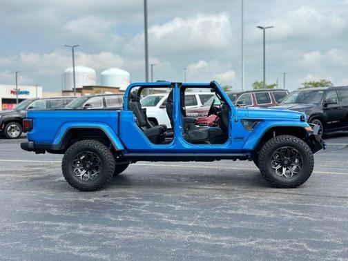 2023 Jeep Gladiator Sport