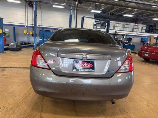 2012 Nissan Versa 1.6 SV