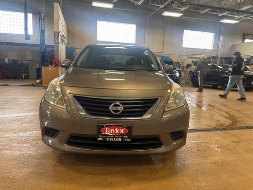 2012 Nissan Versa 1.6 SV