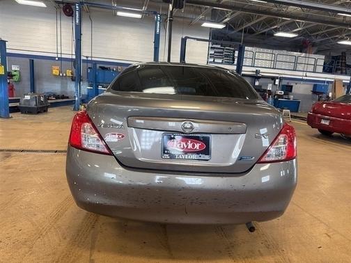 2012 Nissan Versa 1.6 SV