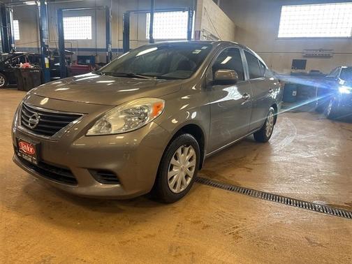 2012 Nissan Versa 1.6 SV