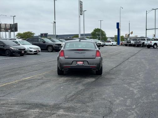 2023 Chrysler 300 Touring L