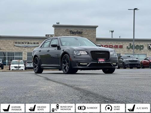 2023 Chrysler 300 Touring L