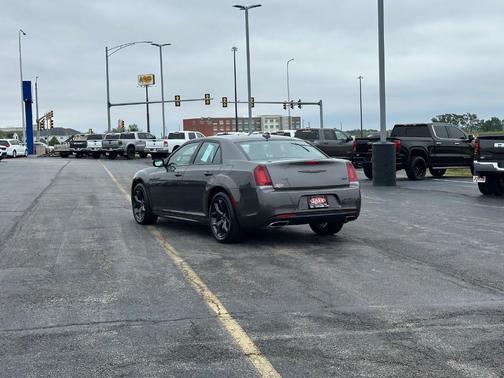 2023 Chrysler 300 Touring L
