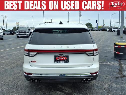White Metallic 2025 Lincoln Aviator Premiere