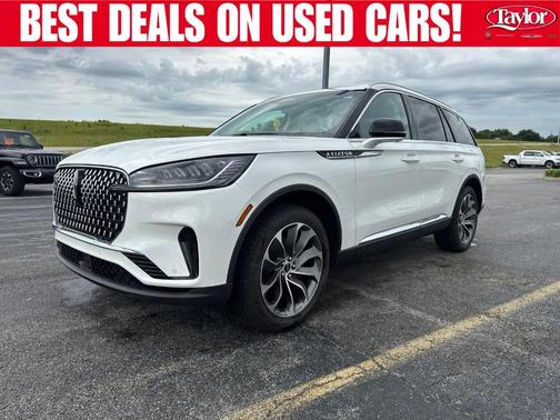 White Metallic 2025 Lincoln Aviator Premiere
