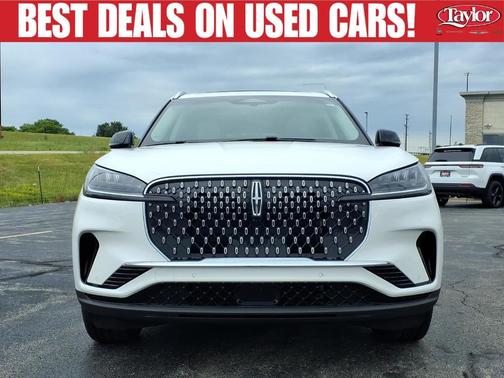 White Metallic 2025 Lincoln Aviator Premiere