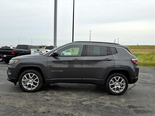 2024 Jeep Compass Latitude Lux