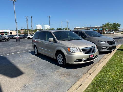 2015 Chrysler Town & Country Touring