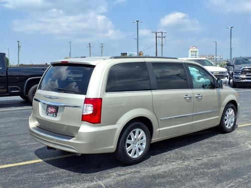 2015 Chrysler Town & Country Touring
