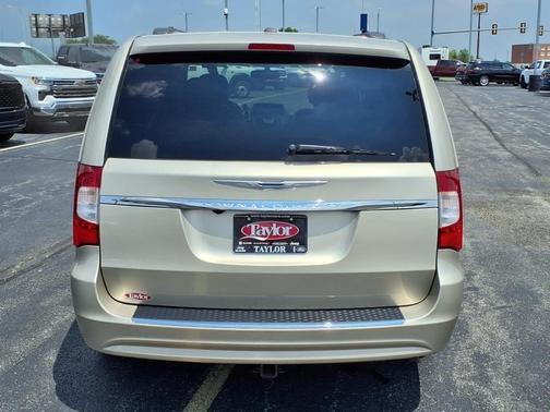 2015 Chrysler Town & Country Touring