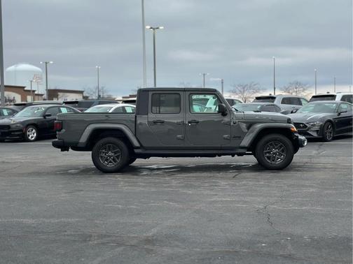 2021 Jeep Gladiator Sport
