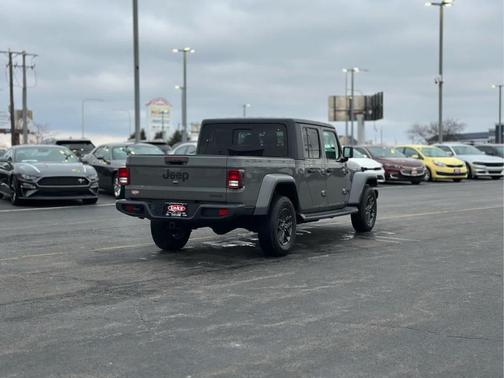 2021 Jeep Gladiator Sport