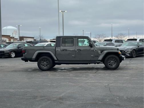 2021 Jeep Gladiator Sport