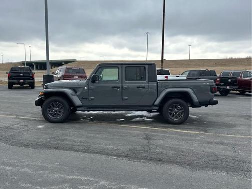 2021 Jeep Gladiator Sport