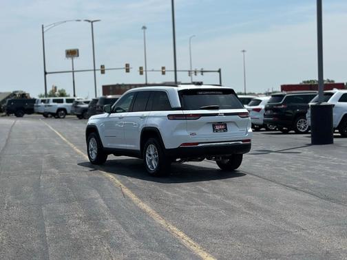 2025 Jeep Grand Cherokee Laredo X