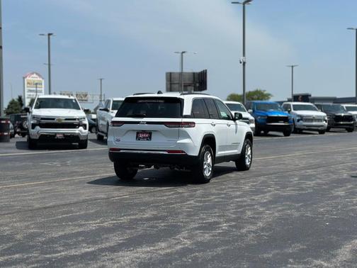 2025 Jeep Grand Cherokee Laredo X