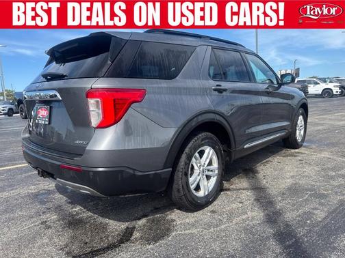 Gray Metallic 2023 Ford Explorer XLT