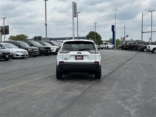 2023 Jeep Cherokee Altitude Lux