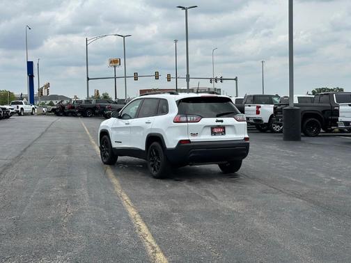 2023 Jeep Cherokee Altitude Lux