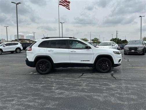2023 Jeep Cherokee Altitude Lux