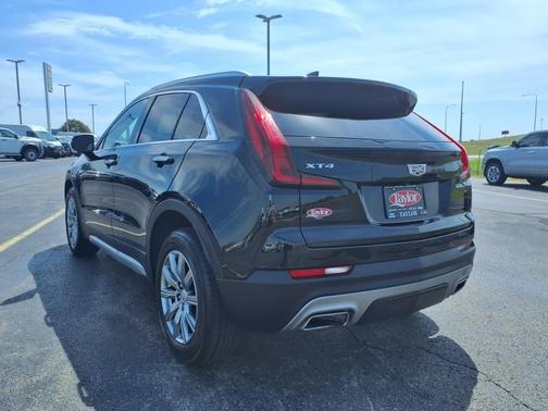 2023 Cadillac XT4 Premium Luxury