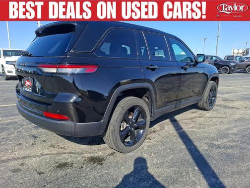 Diamond Black 2025 Jeep Grand Cherokee Laredo