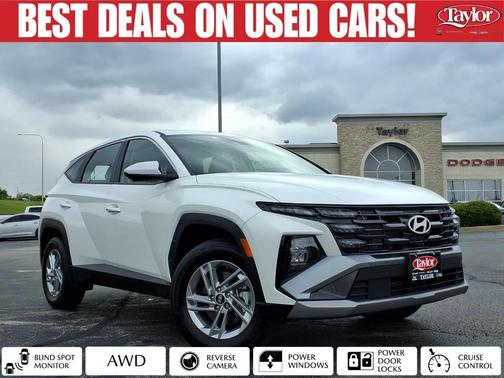 White Pearl 2025 Hyundai TUCSON SE