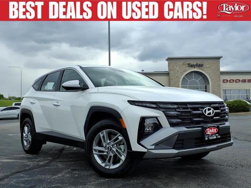 White Pearl 2025 Hyundai TUCSON SE