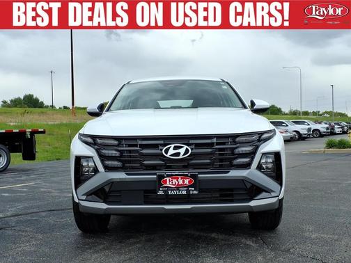 White Pearl 2025 Hyundai TUCSON SE