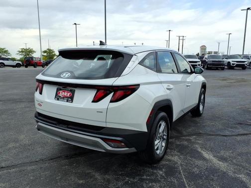 White Pearl 2025 Hyundai TUCSON SE