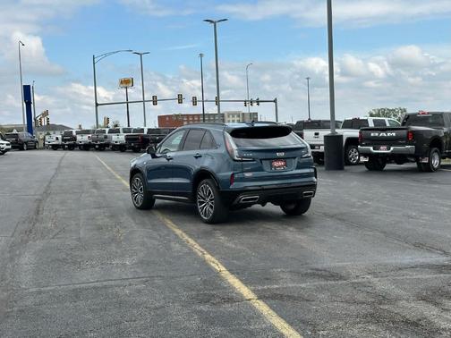 2025 Cadillac XT4 Sport