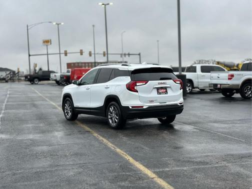 2023 GMC Terrain SLT