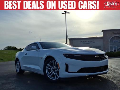 Summit White 2019 Chevrolet Camaro 1LS