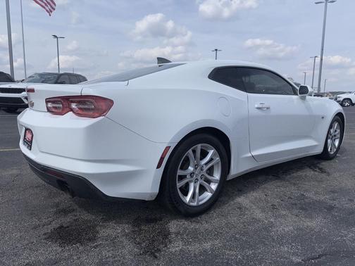 Summit White 2019 Chevrolet Camaro 1LS