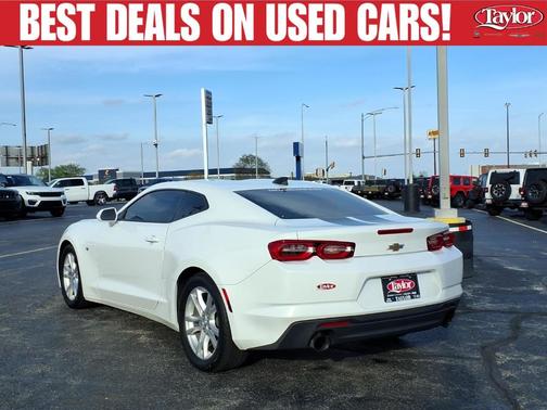 Summit White 2019 Chevrolet Camaro 1LS
