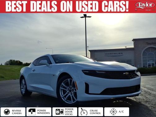 Summit White 2019 Chevrolet Camaro 1LS