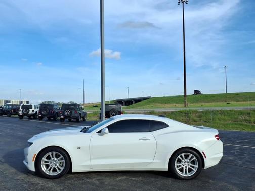 Summit White 2019 Chevrolet Camaro 1LS