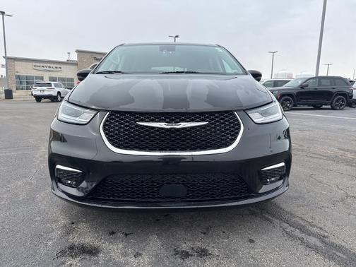 2023 Chrysler Pacifica Touring-L